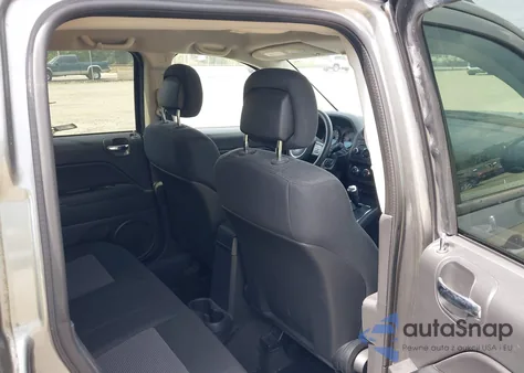 2013 Jeep Compass Sport из США, поврежденный, VIN 1C4NJCBBXDD208369